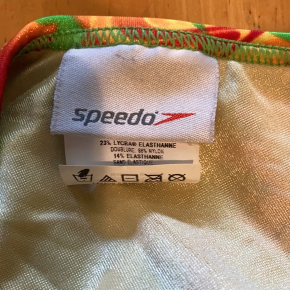 Speedo One Piece Swimsuite - Picture 4 of 7